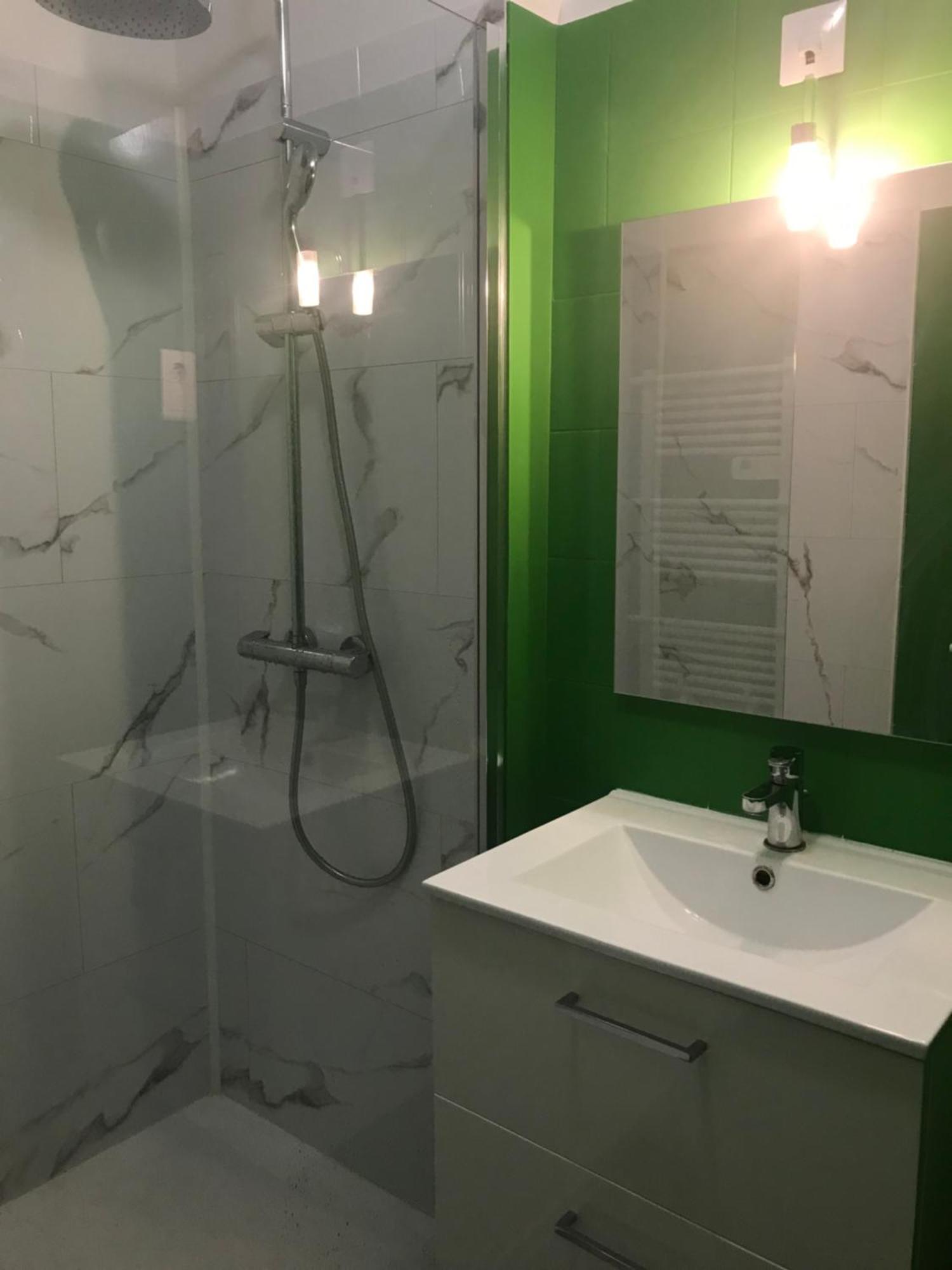 Appartement T2 De Standing Au Pied Des Plages Golfe Juan Esterno foto